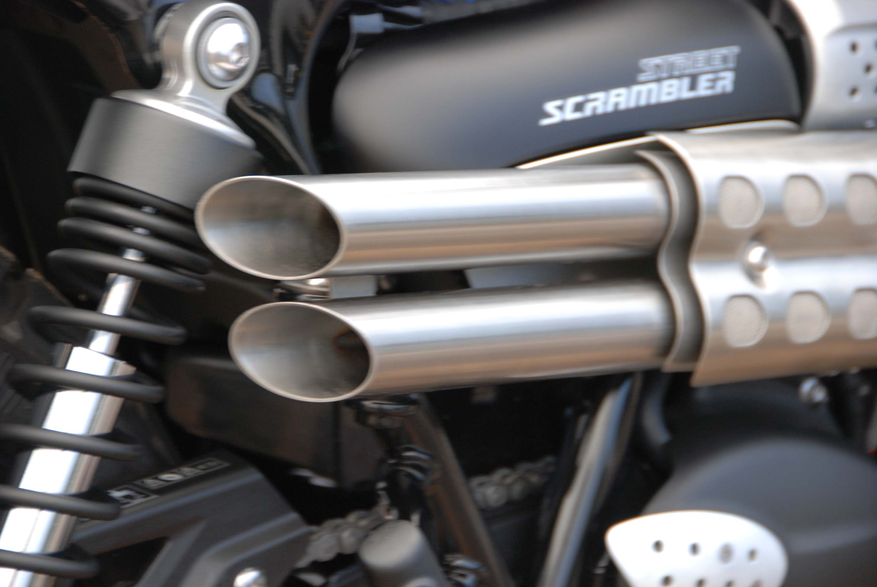 Triumph scrambler deals 1200 slash exhaust